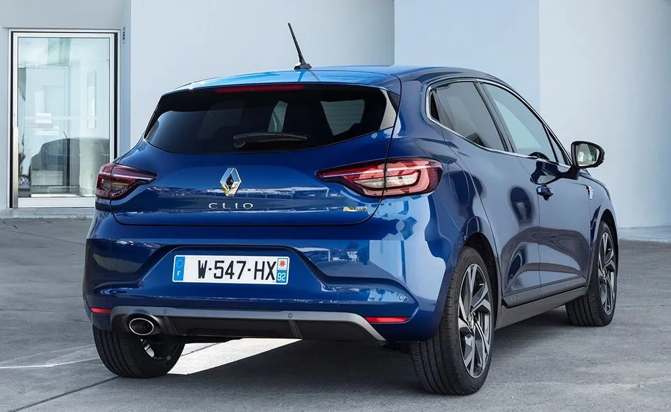 renault clio car